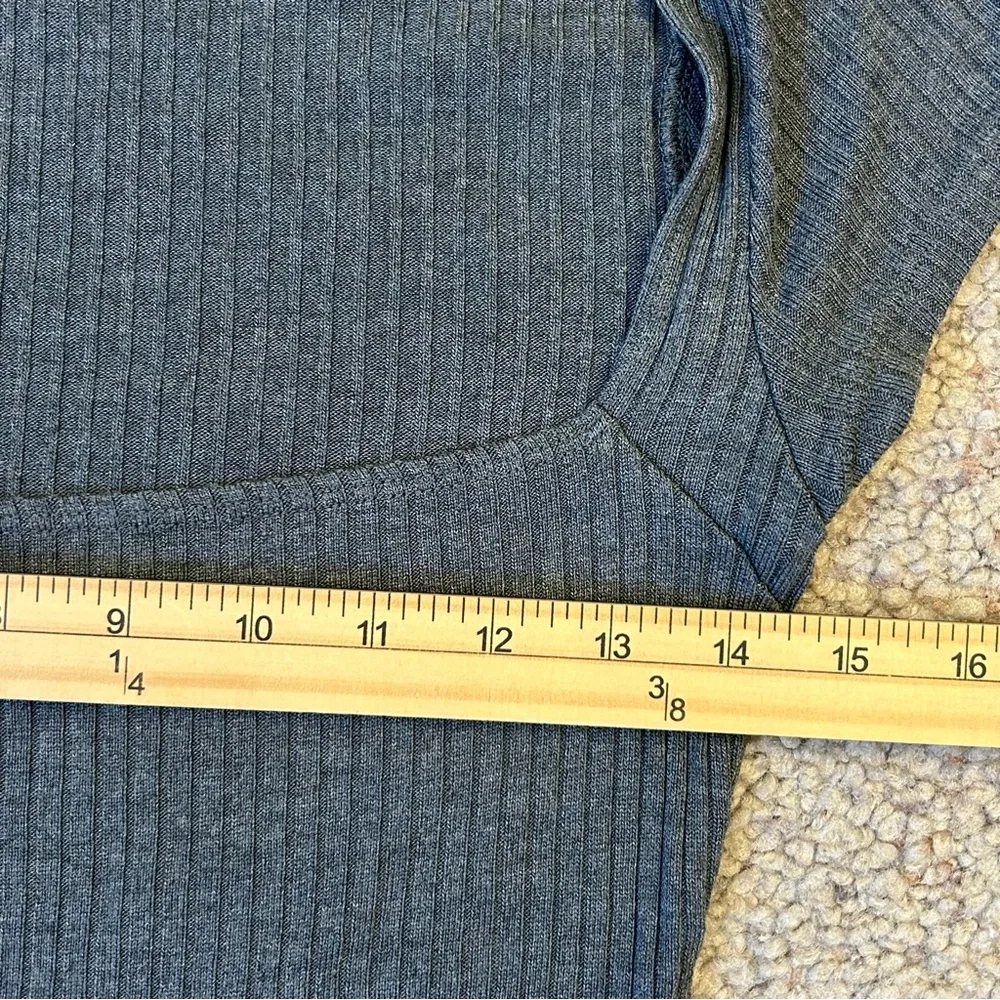 Reformation Ribbed Square Neckline Short Sleeve Gray Shirt Small - Picture 6 of 8